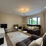 Carhan House - 度假居 *